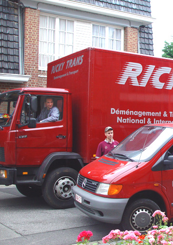 louer un chauffeur pour votre déménagement c'est facile et pas cher avec rickytrans